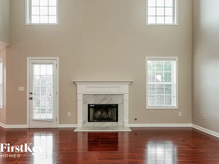 1528 Park Knoll Trl — Photo 3