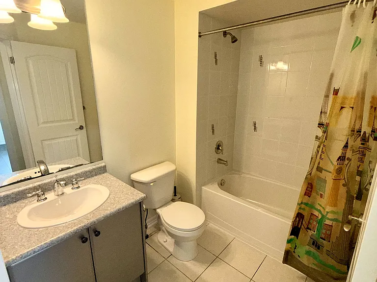 Hanson Cres — Photo 16