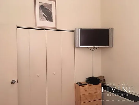 Rented by NY Living Solutions | media 11
