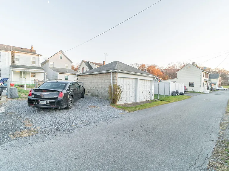 39 Rose St — Photo 35