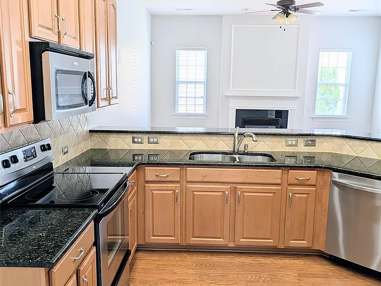 10713 Serape Rd — Photo 5