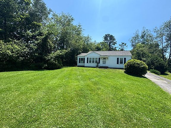 2nd image of 469 Nuckolls Curve Rd