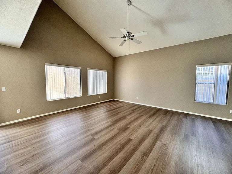 10453 N 76th Dr — Photo 30