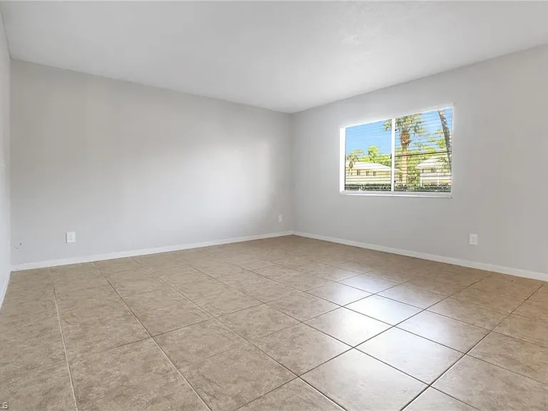 4635 Bayshore Dr #P4 — Photo 9
