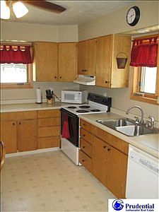 5th image of 1415 W 12th St