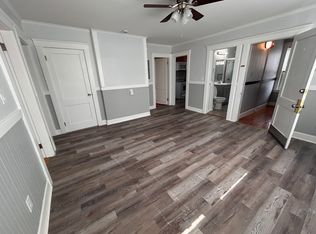 5A Ropes St APT 2, Salem, MA 01970