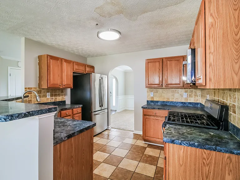 604 Mohawk Cir — Photo 9