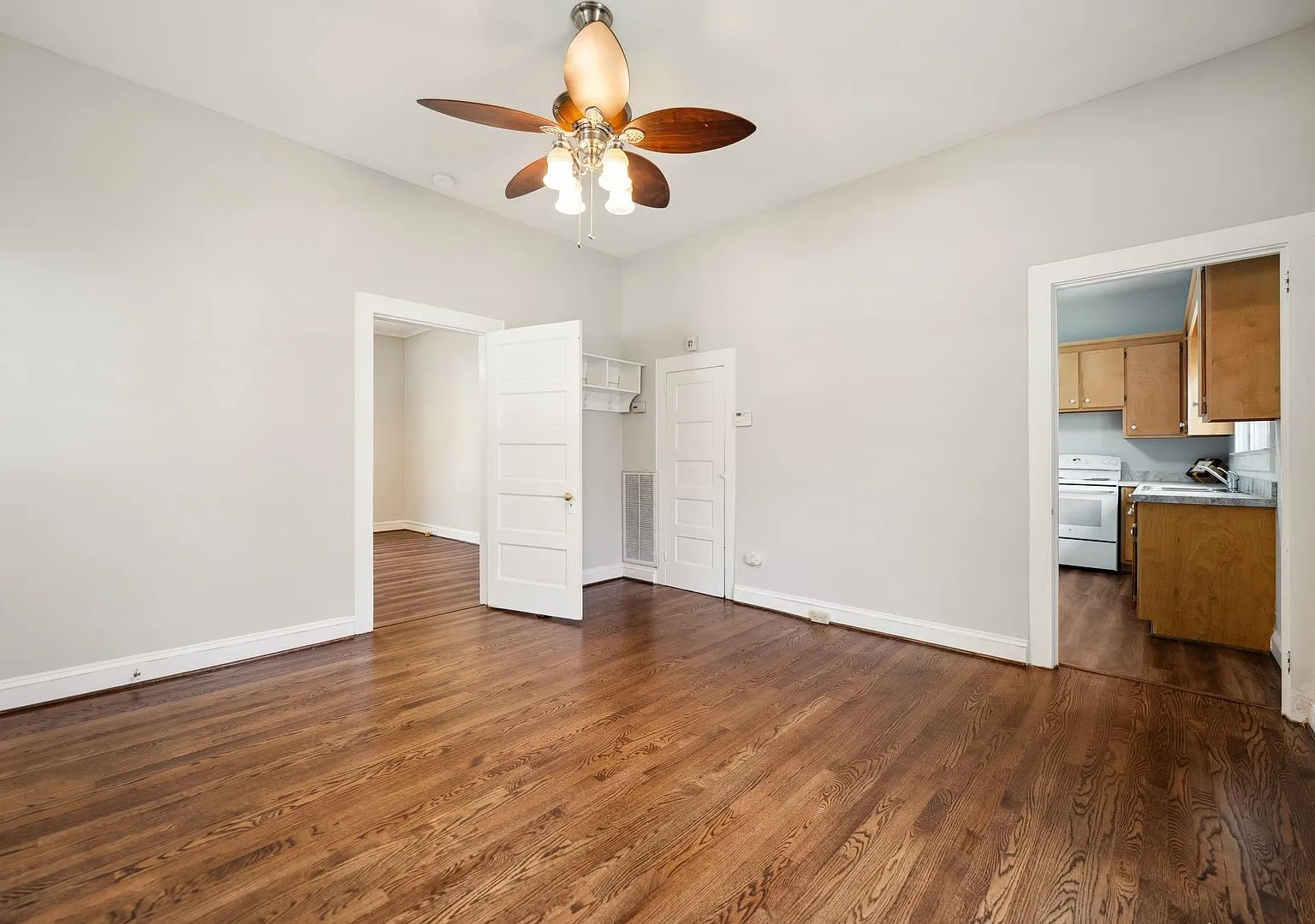 Recently Updated 3 Bed 1 Bath in Old West Durham With Massive Fenced In Back Yard!! — Photo 4