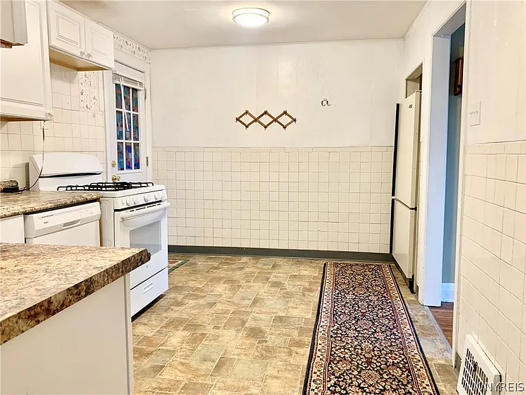 657 Englewood Ave #2 — Photo 4
