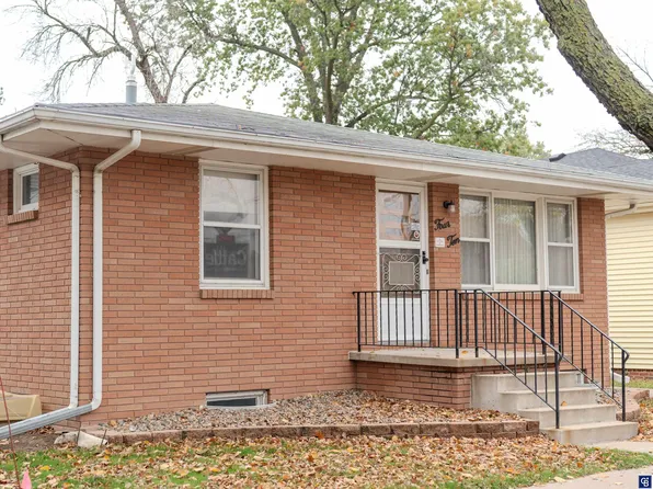 410 N 5th St, Seward, NE 68434