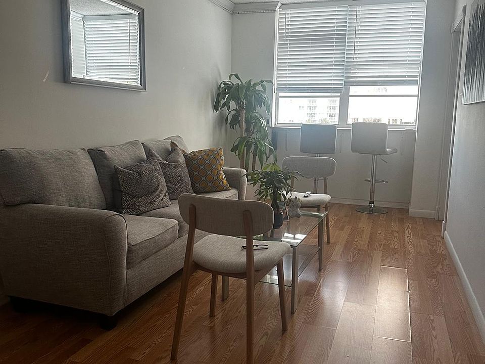 1st image of 905 Brickell Bay Dr APT 926