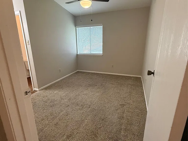 923 Carrell St #D — Photo 11