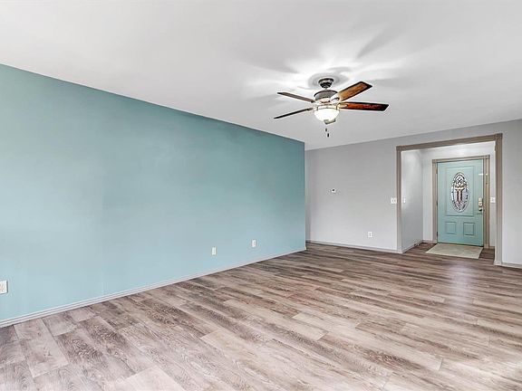3rd image of 6426 Star Buck Dr