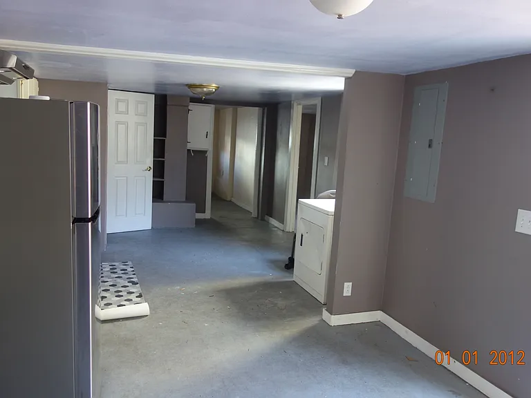 565 Columbia Rd #C — Photo 8