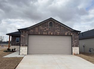 3645 Pete St, Mustang, OK 73064