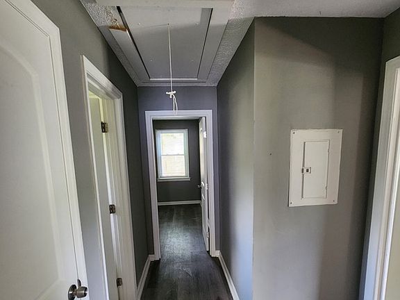 5th image of 3233 Hendrix St