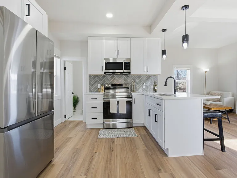 133 S Meade St — Photo 7