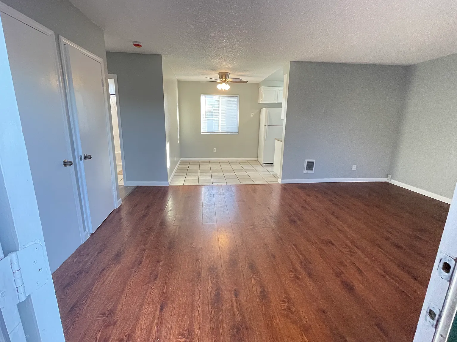 2 bed, 950 sqft, $1,975 — Photo 2