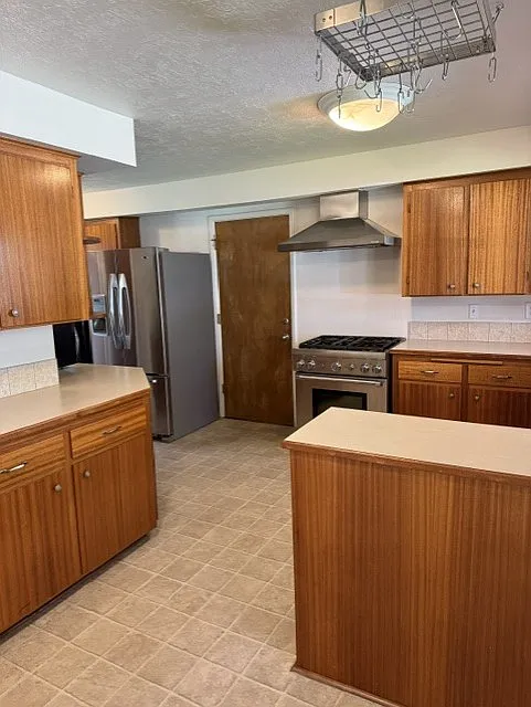 3 bed, 1382 sqft, $2,400 — Photo 4