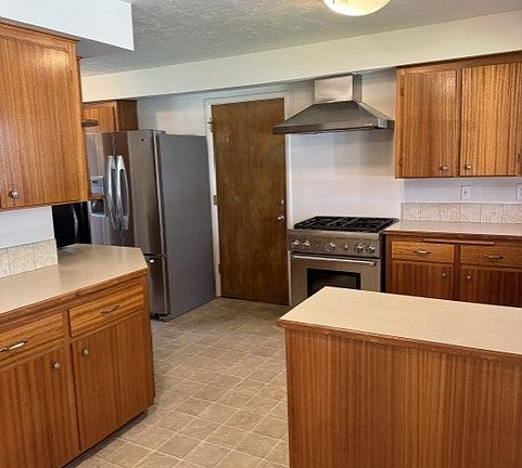 4th image of 6015 W Chestnut Dr