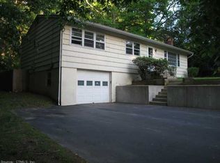 40 Lake St, Ledyard, CT 06339