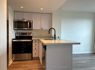 8 Park Rd #2203, Toronto, ON M4W3S5
