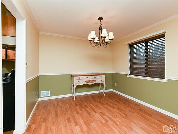 4th image of 2313 Old Stone Mill Dr