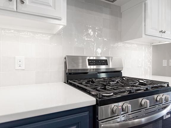 3rd image of 8301 Hazelwood Way