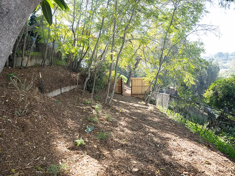 2210 3/4 Echo Park Ave — Photo 40