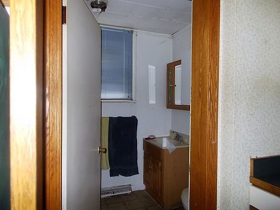5th image of 313 Liberty St