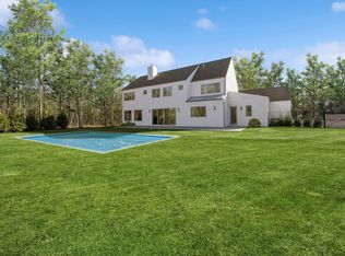 10 Broadwood Ct, Wainscott, NY 11975