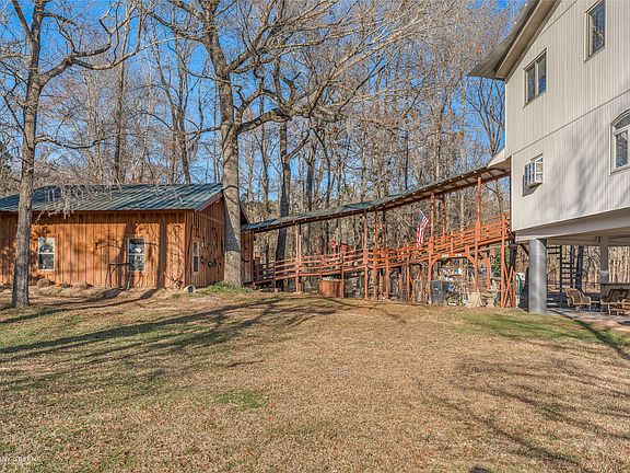 2nd image of 350 Brushy Creek Rd