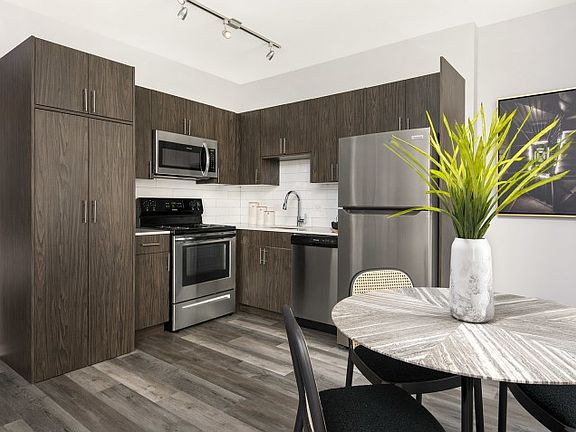 2nd image of 186 W Lake St #1011R