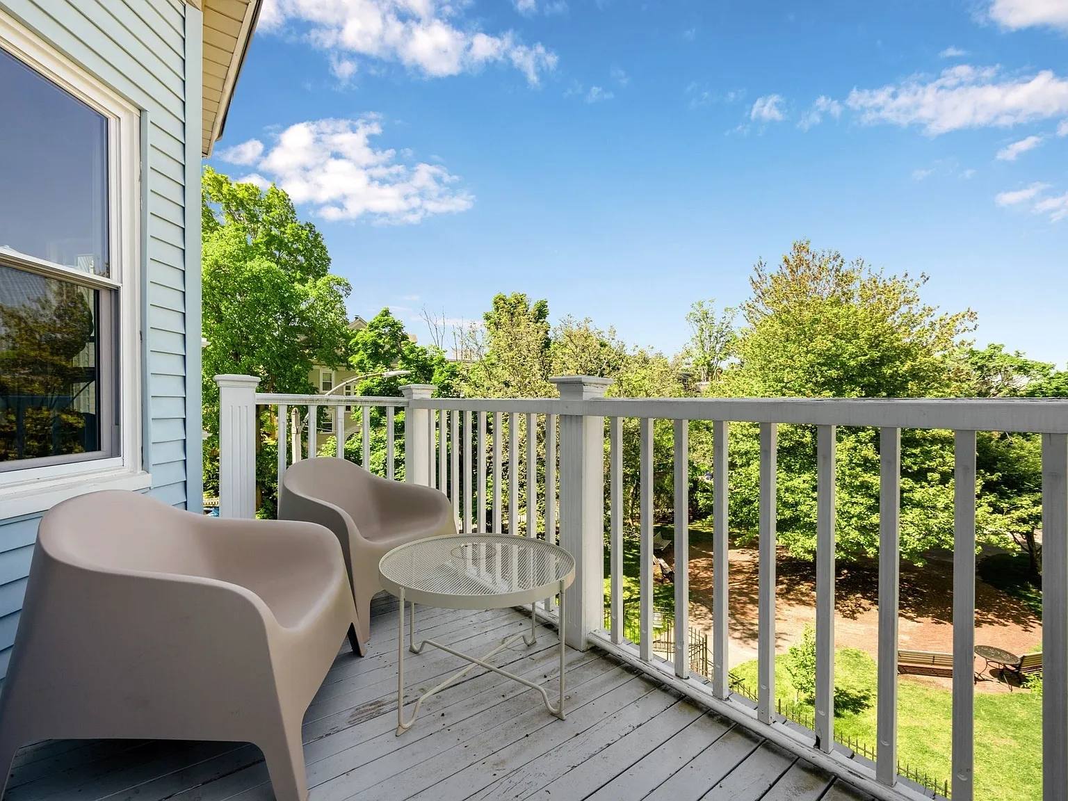 2 bed, 1.0 bath, 978 sqft, $3,950 — Photo 3