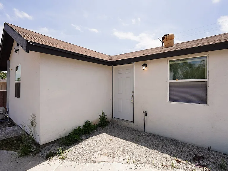1006 Beverly Rd — Photo 1