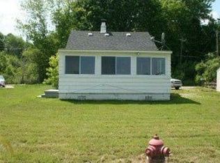 8823 Lagoon Dr, Brighton, MI 48116