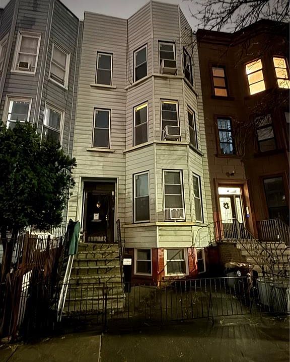 2nd image of 86 Cornelia St
