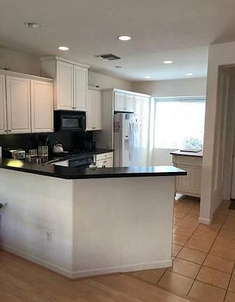 4th image of 3427 Kensington Ct