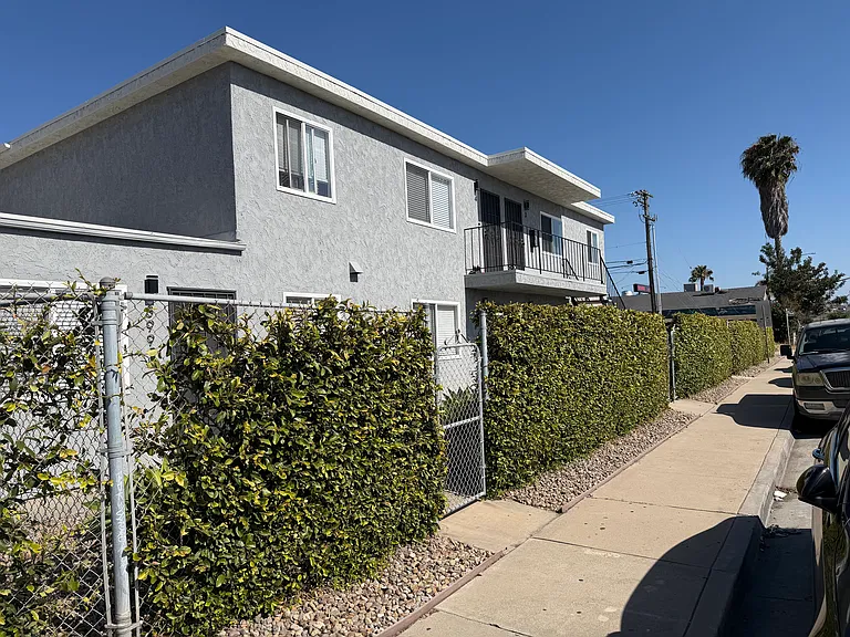 399 Zenith St — Photo 9