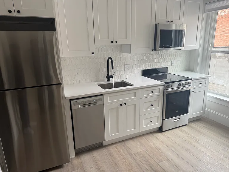 1023 N Broadway #209 — Photo 16