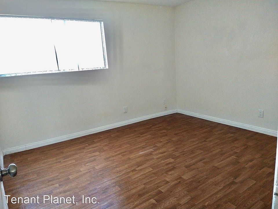 1st image of 3825 47th St #3