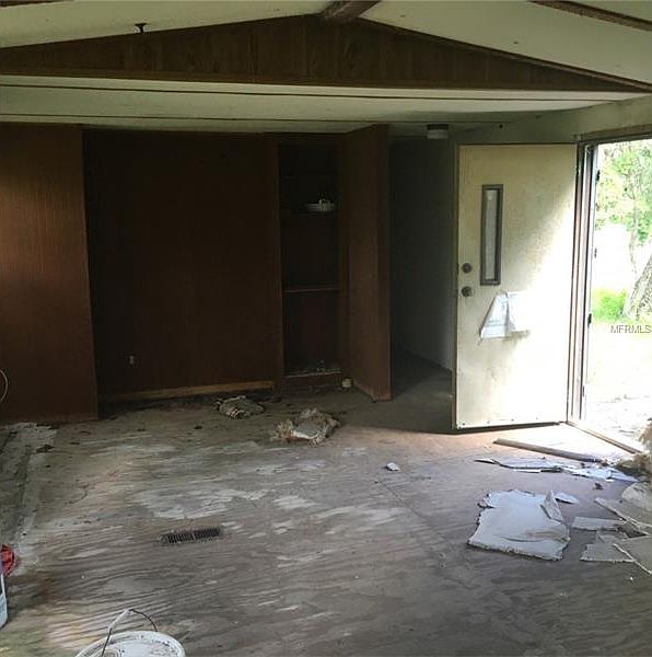 2nd image of 9005 Lincoln Rd