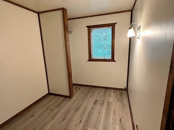 4th image of 1427 Bixby Ave NE