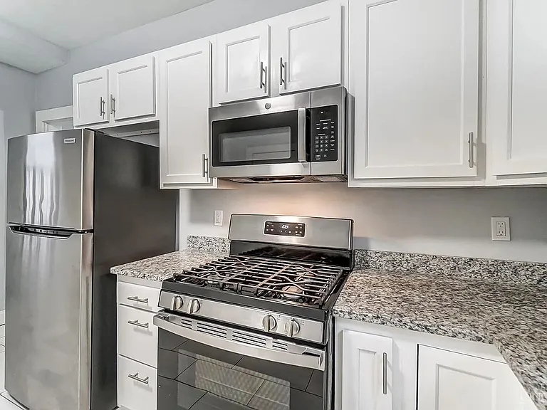 2312 Norwood Ave — Photo 13