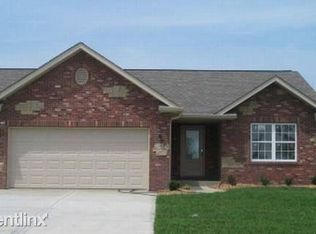 7084 Remington Villa Dr, Maryville, IL 62062