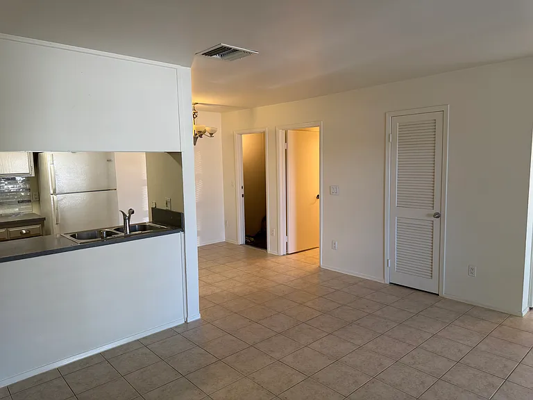 1801 W Victory Blvd #109 — Photo 7