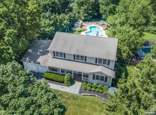 34 Phoenix Dr, Mendham, NJ 07945