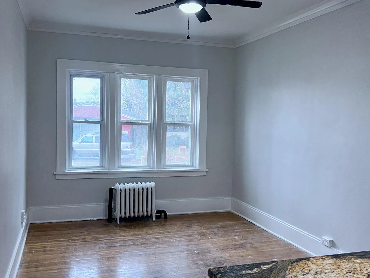 1 bed, 400 sqft, $1,200 — Photo 4