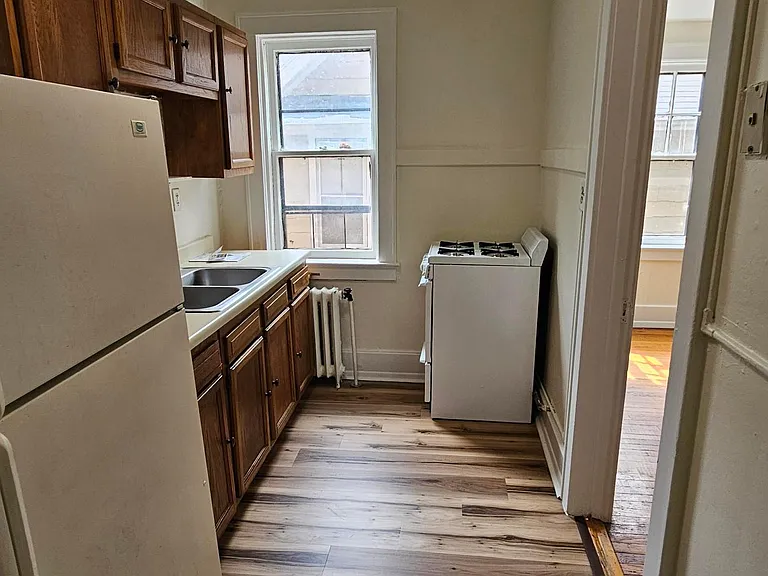 275 Park Ave #20 — Photo 8