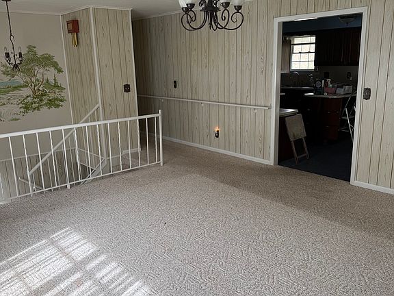 5th image of 47 Thompson Hl